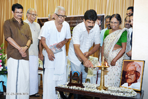 Edasseri Award Winner Sri. P.M. Govindanunni lighting the inaugural lamp.