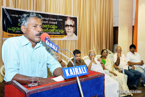 Dr. B.V. Sasikumar delivering the Edasseri Memorial Speech.