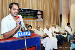 Jayachandran Pookkarathara, Jt.Secretary of Edasseri Smaraka Samithi giving vote ofthanks.