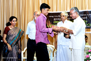 Martin receiving the gift from Prof. K.P. Shankaran