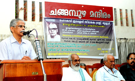 Dr. E. Divakaran delivering the welcome speech