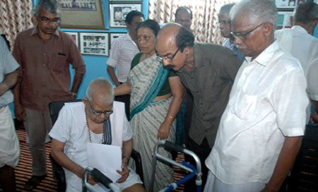 Mahakavi Akkitham, Artist Sudhakaran and Sadanandan Master