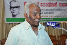 Dr.M.R.Raghava Warriyar speaking after receiving the Edasseri Award