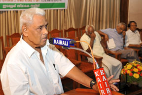 Dr. M.G.S. Narayanan inaugurating the function