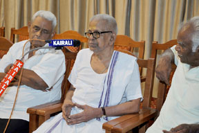 Mahakavi Akkithem delivering presidential speech